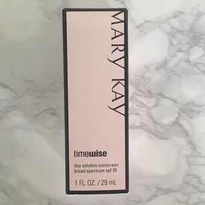 ✨ Mary Kay TimeWise Day Solution Sunscreen ✨